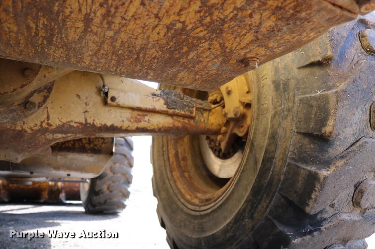 image for item DD0231 1990 Caterpillar 926E wheel loader