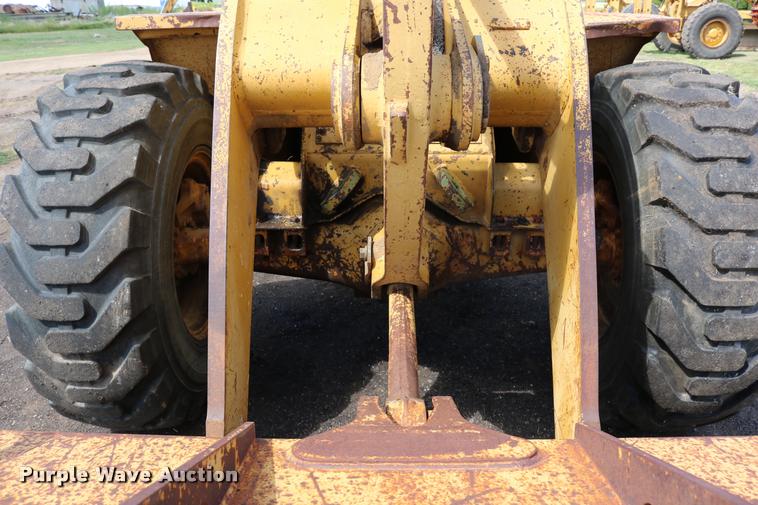 image for item DD0231 1990 Caterpillar 926E wheel loader
