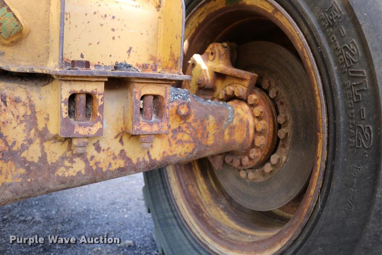 image for item DD0231 1990 Caterpillar 926E wheel loader