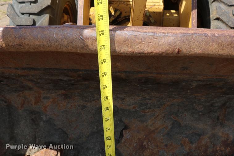 image for item DD0231 1990 Caterpillar 926E wheel loader