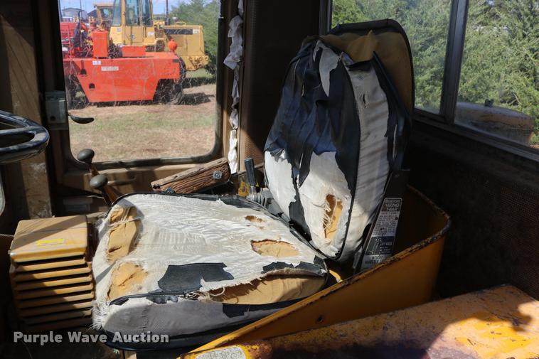 image for item DD0232 1979 Caterpillar 950 wheel loader