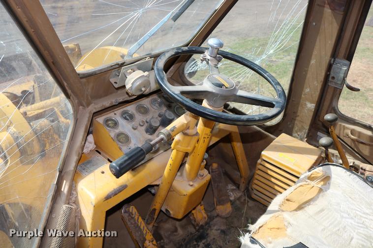 image for item DD0232 1979 Caterpillar 950 wheel loader