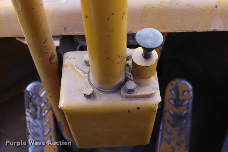 image for item DD0232 1979 Caterpillar 950 wheel loader