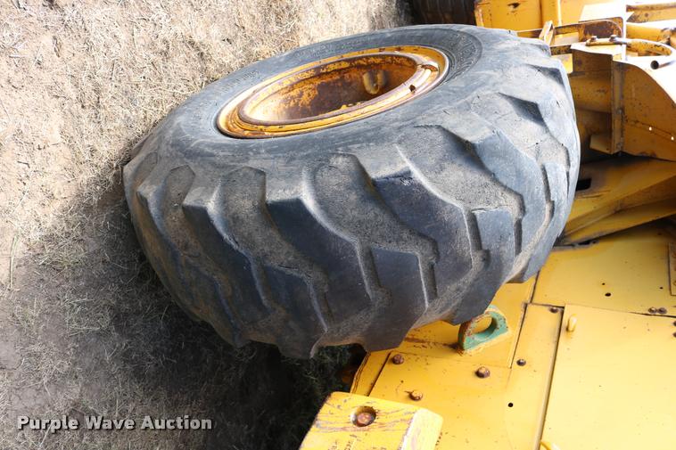 image for item DD0232 1979 Caterpillar 950 wheel loader