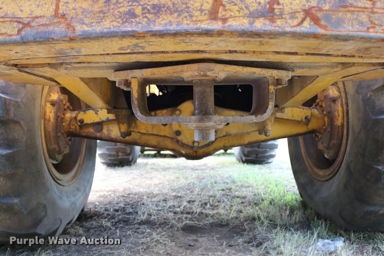 image for item DD0232 1979 Caterpillar 950 wheel loader
