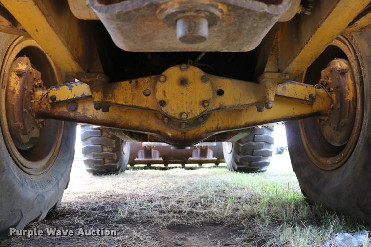 image for item DD0232 1979 Caterpillar 950 wheel loader