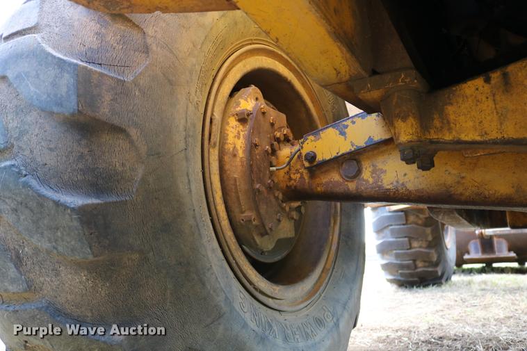 image for item DD0232 1979 Caterpillar 950 wheel loader