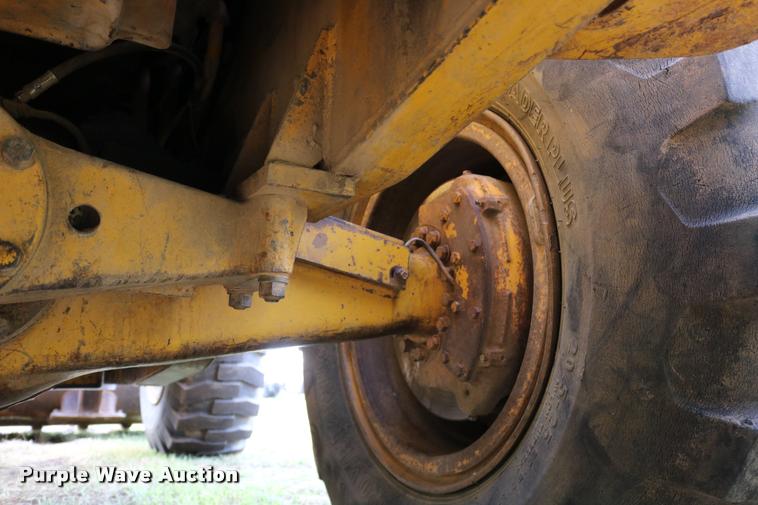 image for item DD0232 1979 Caterpillar 950 wheel loader