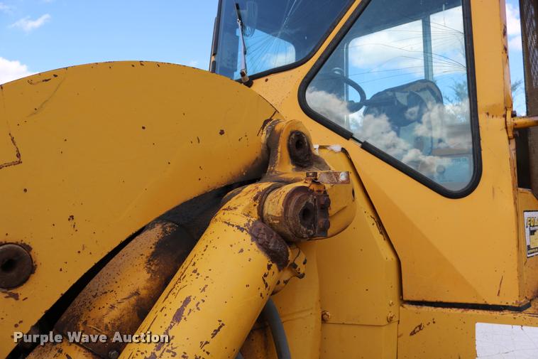 image for item DD0232 1979 Caterpillar 950 wheel loader