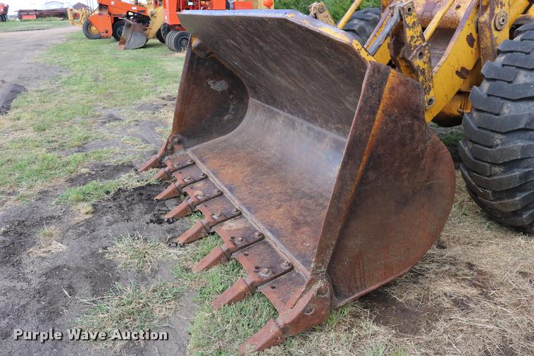 image for item DD0232 1979 Caterpillar 950 wheel loader