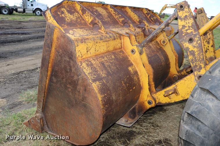 image for item DD0232 1979 Caterpillar 950 wheel loader