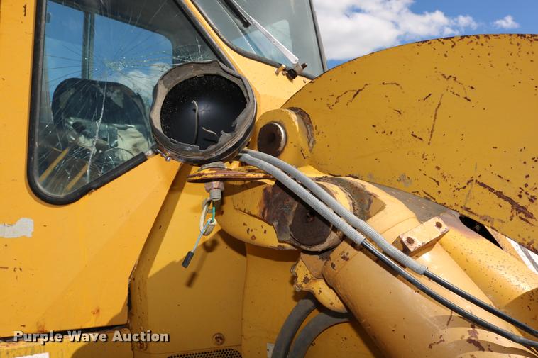 image for item DD0232 1979 Caterpillar 950 wheel loader
