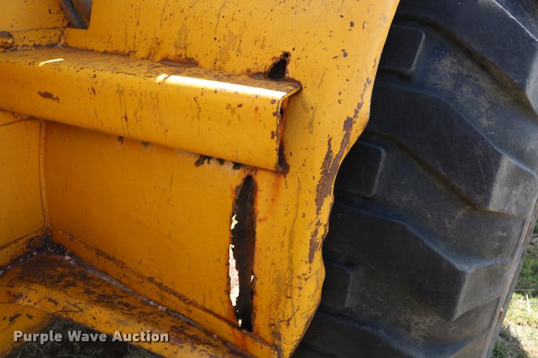 image for item DD0232 1979 Caterpillar 950 wheel loader