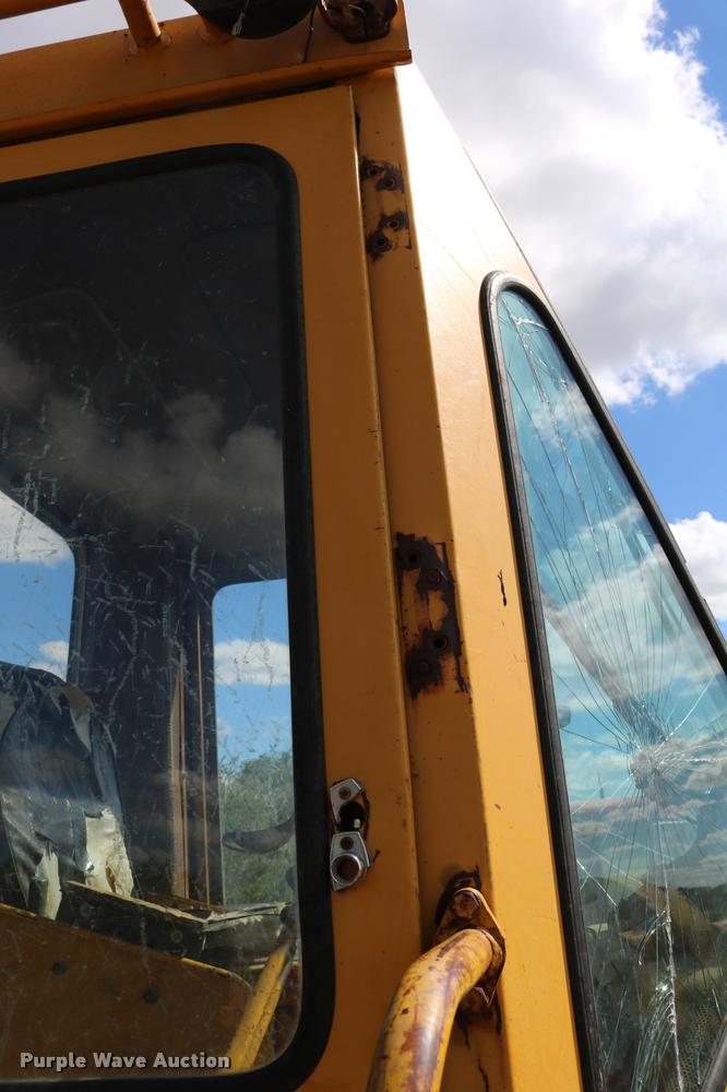 image for item DD0232 1979 Caterpillar 950 wheel loader