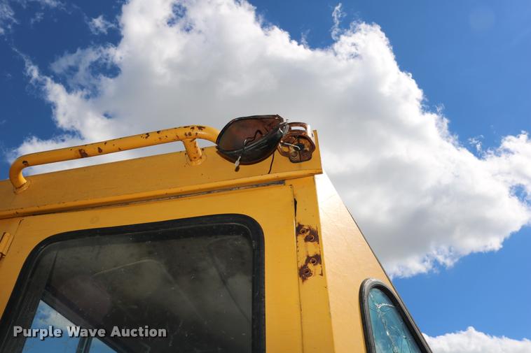 image for item DD0232 1979 Caterpillar 950 wheel loader