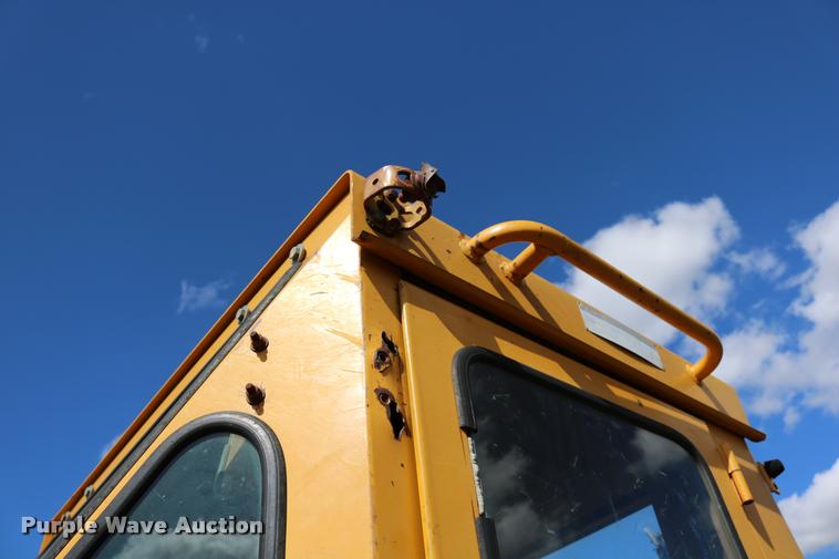 image for item DD0232 1979 Caterpillar 950 wheel loader