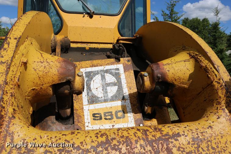 image for item DD0232 1979 Caterpillar 950 wheel loader
