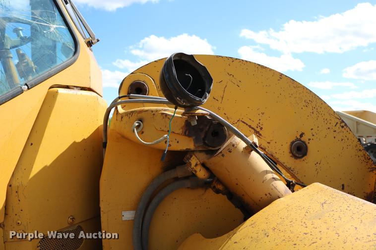 image for item DD0232 1979 Caterpillar 950 wheel loader
