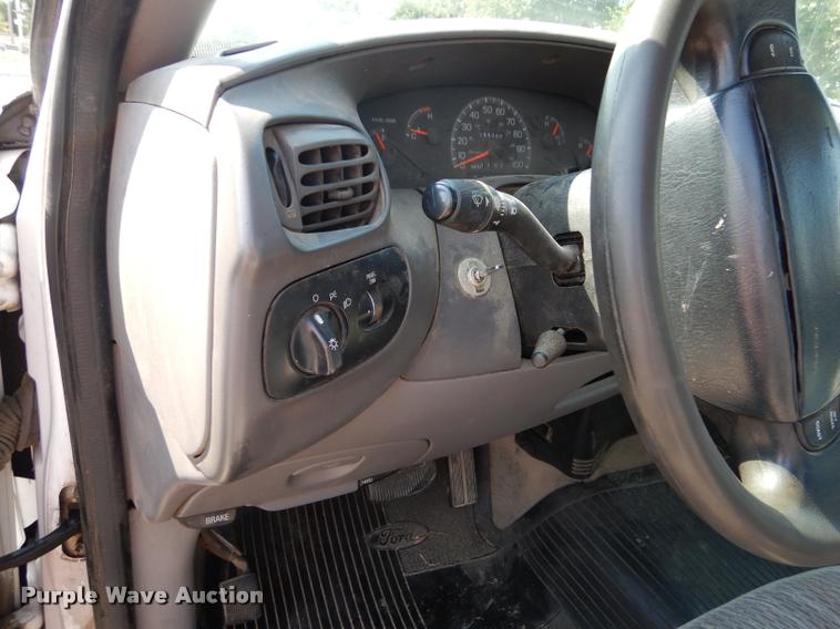 image for item DD0820 1998 Ford F150 XL pickup truck