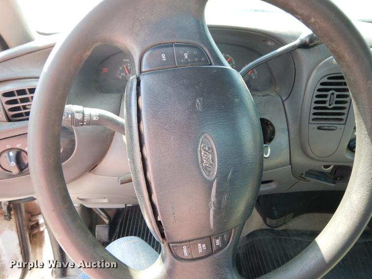 image for item DD0820 1998 Ford F150 XL pickup truck