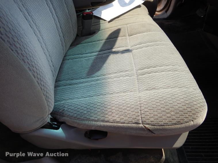 image for item DD0820 1998 Ford F150 XL pickup truck