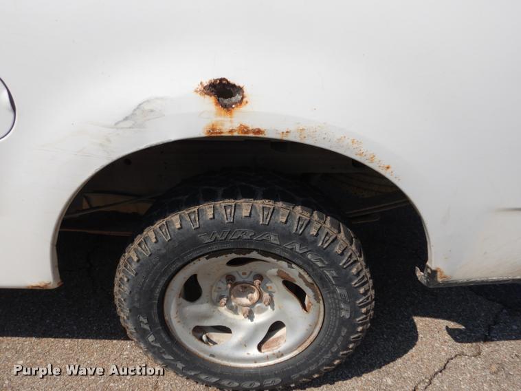 image for item DD0820 1998 Ford F150 XL pickup truck