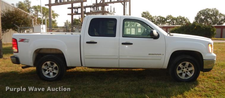 image for item DD0832 2008 GMC Sierra 1500 SLE Z71 Crew Cab pickup truck