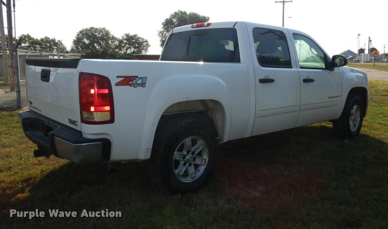 image for item DD0832 2008 GMC Sierra 1500 SLE Z71 Crew Cab pickup truck