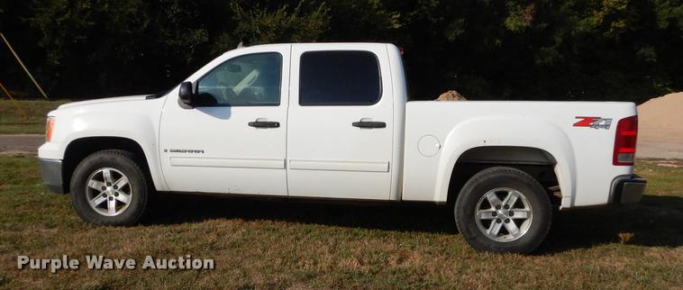 image for item DD0832 2008 GMC Sierra 1500 SLE Z71 Crew Cab pickup truck
