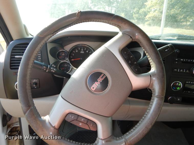 image for item DD0832 2008 GMC Sierra 1500 SLE Z71 Crew Cab pickup truck