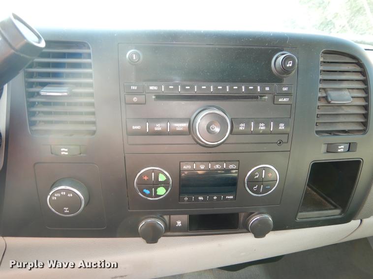 image for item DD0832 2008 GMC Sierra 1500 SLE Z71 Crew Cab pickup truck