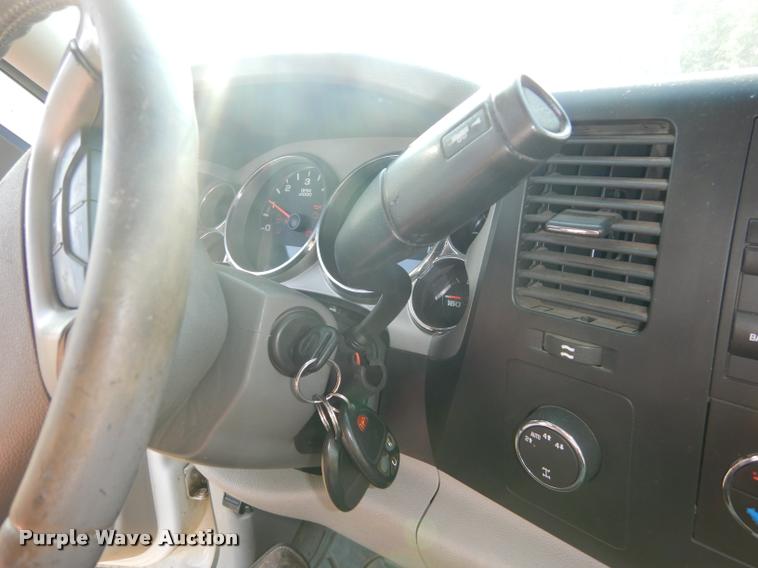 image for item DD0832 2008 GMC Sierra 1500 SLE Z71 Crew Cab pickup truck