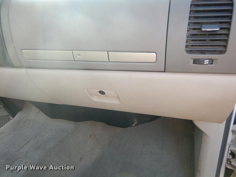 image for item DD0832 2008 GMC Sierra 1500 SLE Z71 Crew Cab pickup truck