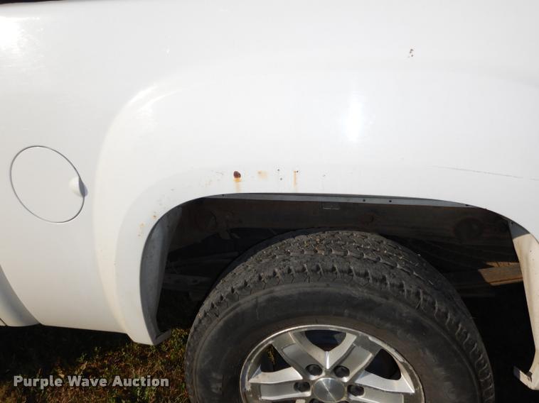 image for item DD0832 2008 GMC Sierra 1500 SLE Z71 Crew Cab pickup truck
