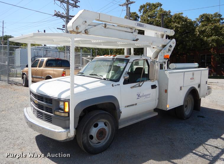 image for item DD0850 1995 Chevrolet Cheyenne 3500 bucket truck