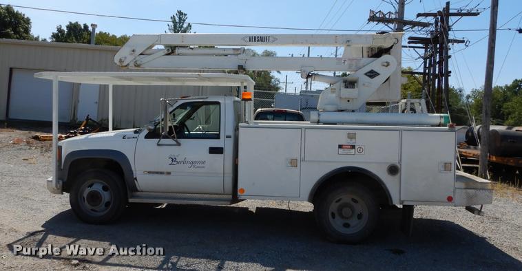image for item DD0850 1995 Chevrolet Cheyenne 3500 bucket truck