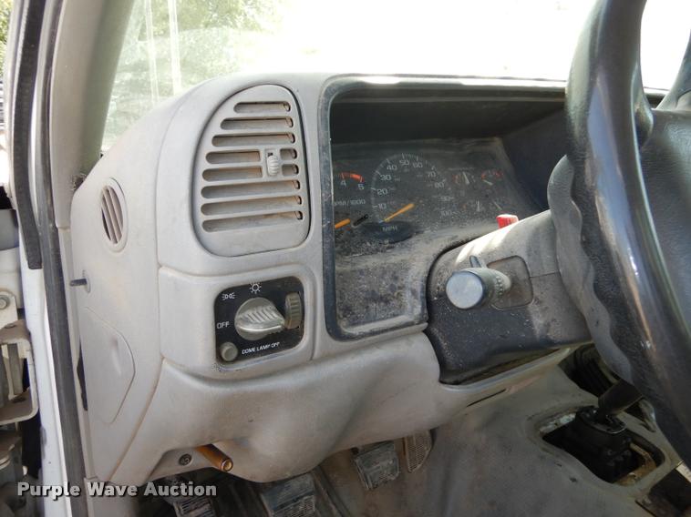 image for item DD0850 1995 Chevrolet Cheyenne 3500 bucket truck