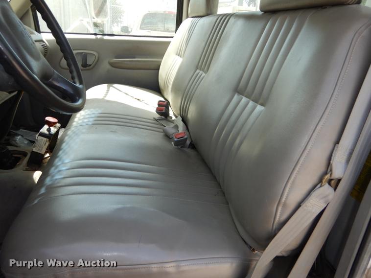 image for item DD0850 1995 Chevrolet Cheyenne 3500 bucket truck