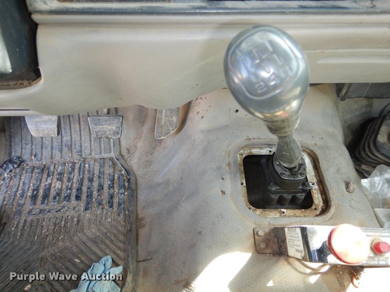 image for item DD0850 1995 Chevrolet Cheyenne 3500 bucket truck