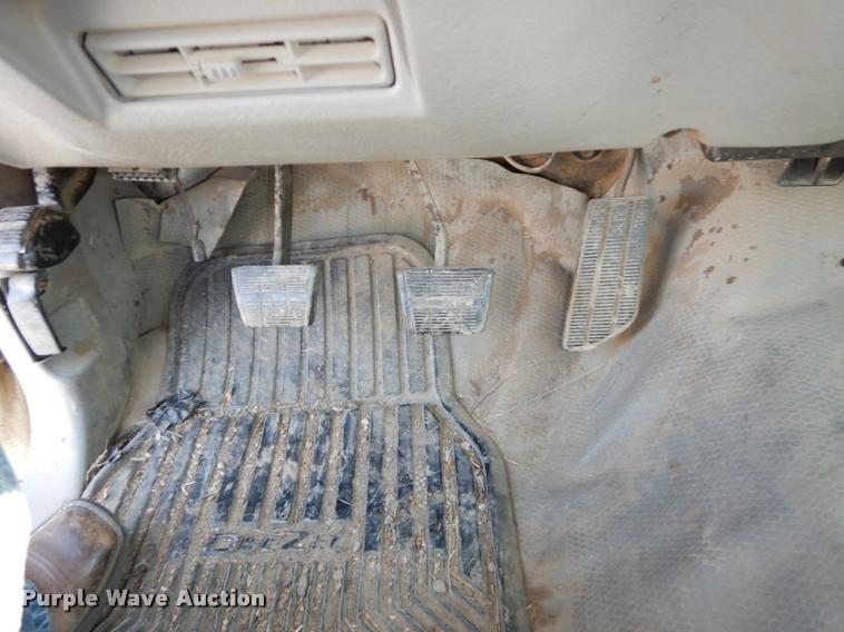 image for item DD0850 1995 Chevrolet Cheyenne 3500 bucket truck