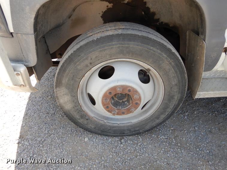 image for item DD0850 1995 Chevrolet Cheyenne 3500 bucket truck