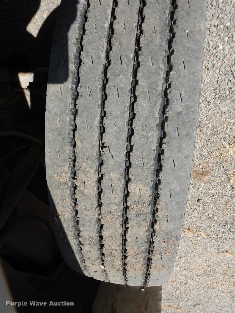 image for item DD0850 1995 Chevrolet Cheyenne 3500 bucket truck