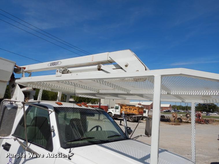 image for item DD0850 1995 Chevrolet Cheyenne 3500 bucket truck