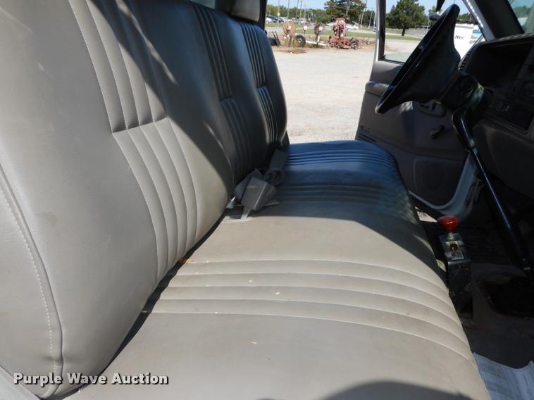 image for item DD0850 1995 Chevrolet Cheyenne 3500 bucket truck