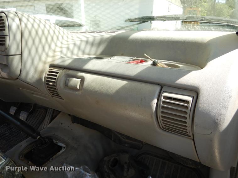 image for item DD0850 1995 Chevrolet Cheyenne 3500 bucket truck