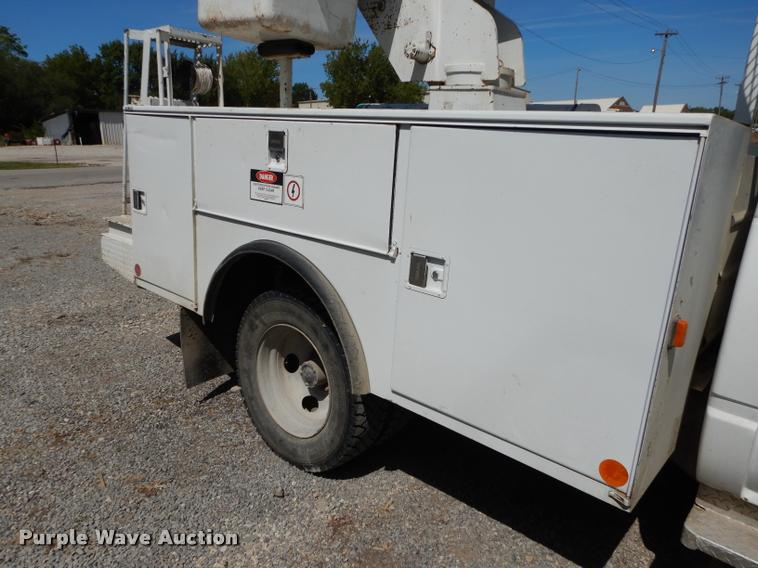 image for item DD0850 1995 Chevrolet Cheyenne 3500 bucket truck