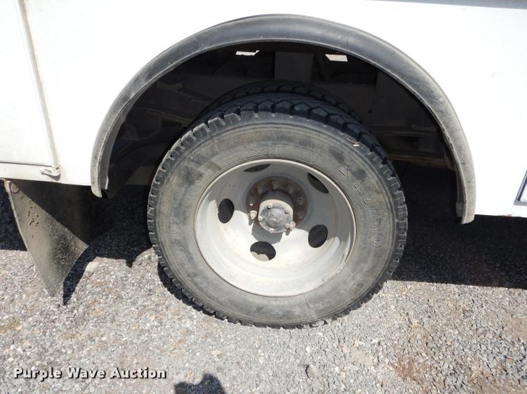 image for item DD0850 1995 Chevrolet Cheyenne 3500 bucket truck