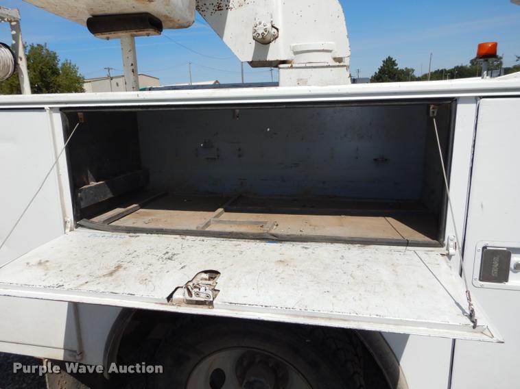 image for item DD0850 1995 Chevrolet Cheyenne 3500 bucket truck