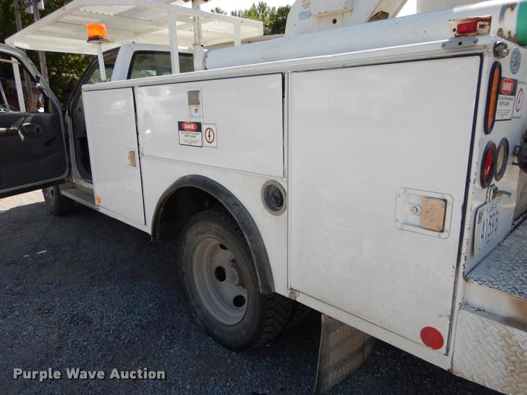 image for item DD0850 1995 Chevrolet Cheyenne 3500 bucket truck
