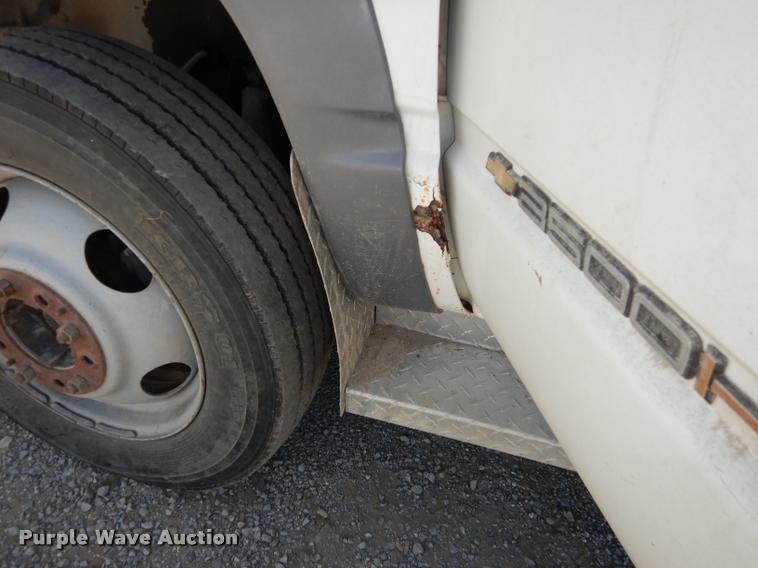 image for item DD0850 1995 Chevrolet Cheyenne 3500 bucket truck